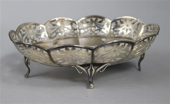 A George V pierced silver oval bowl, Birmingham, 1910, 5 oz.